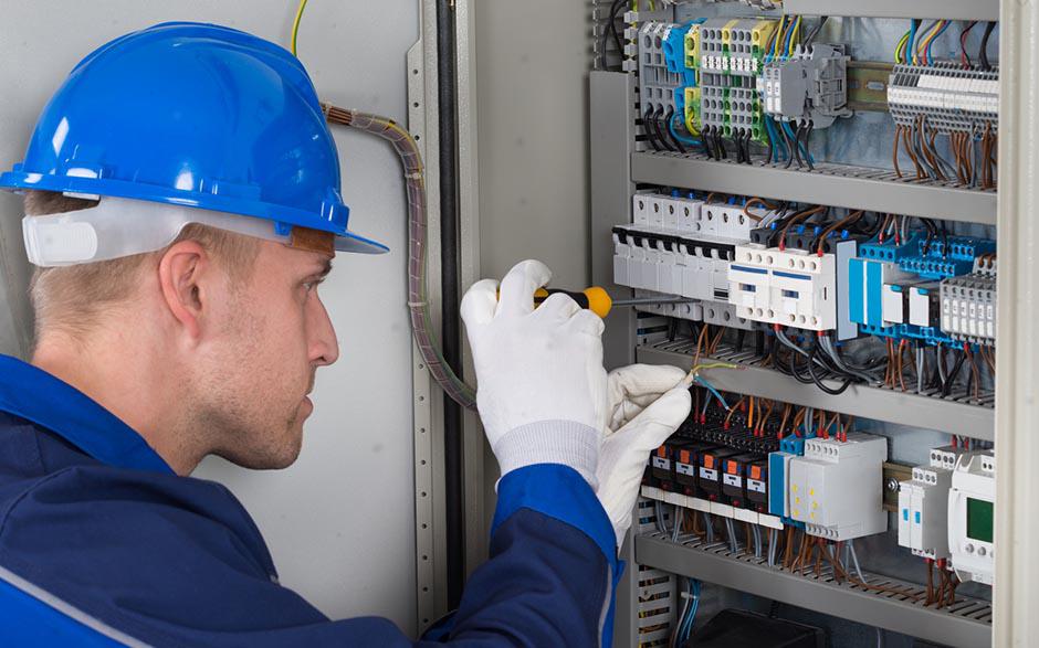 tarif horaire d'un électricien Paris 12